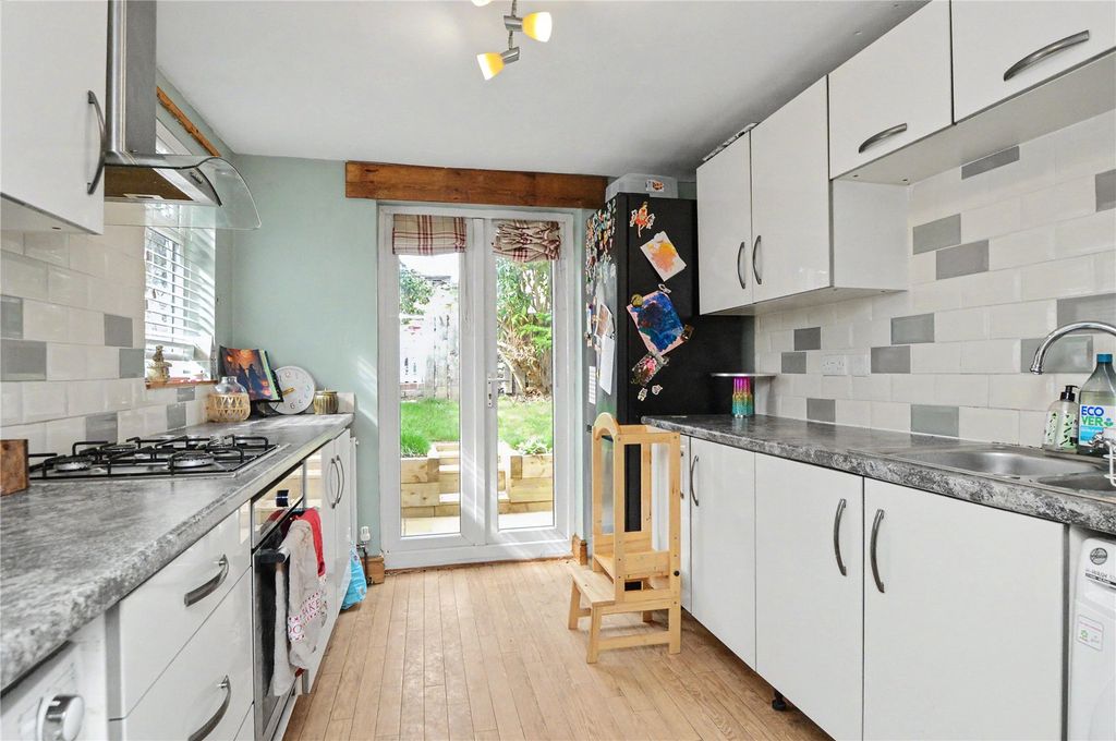 Property photo 3 of 18 Picture No. 10