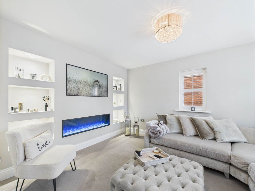 Property photo 3 of 19