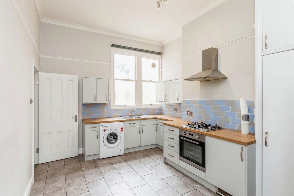 Property photo 3 of 17