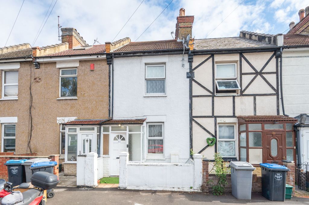 Property photo 2 of 13