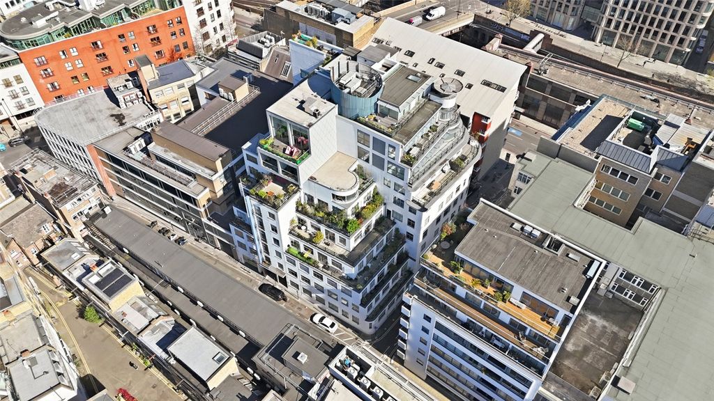 Property photo 3 of 33 Picture No. 06