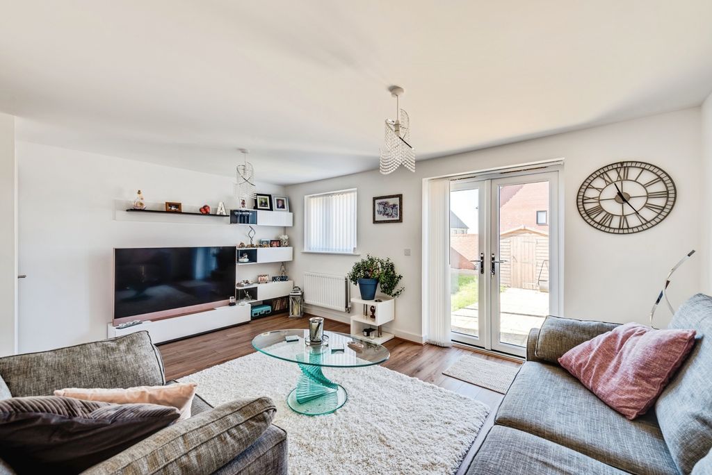 Property photo 2 of 18 Pbox-Img.Jpg