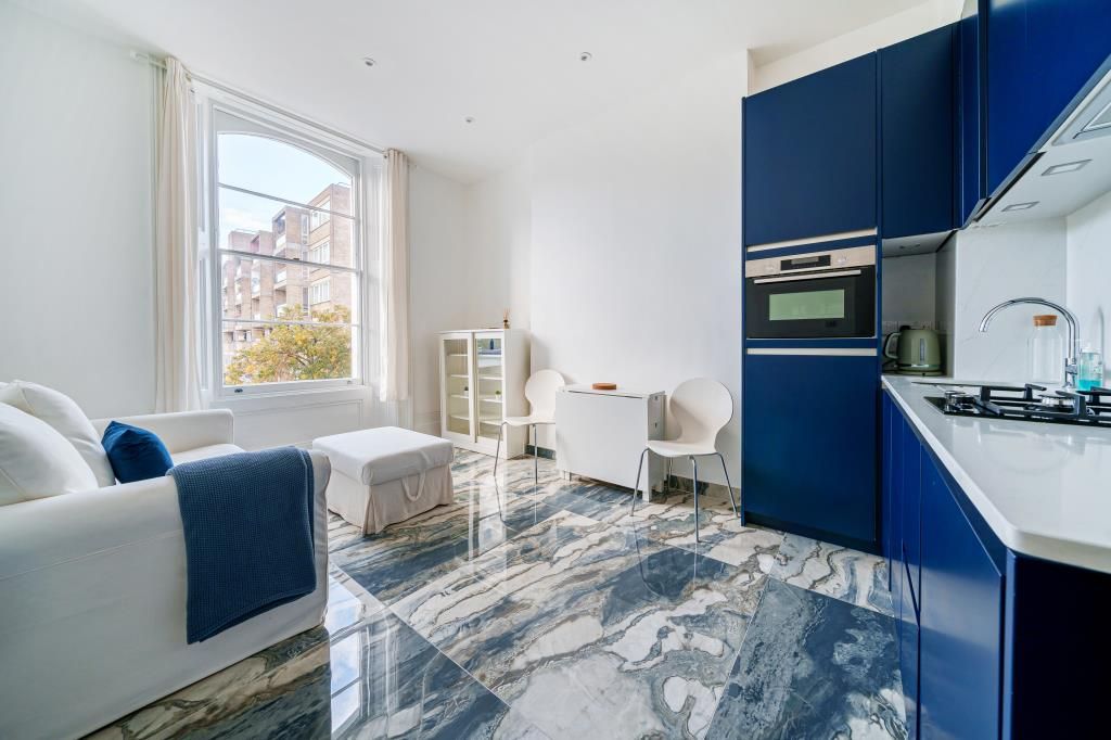 Property photo 2 of 12 Kitchen