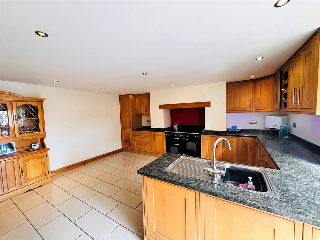 Property photo 3 of 18 Picture No. 16