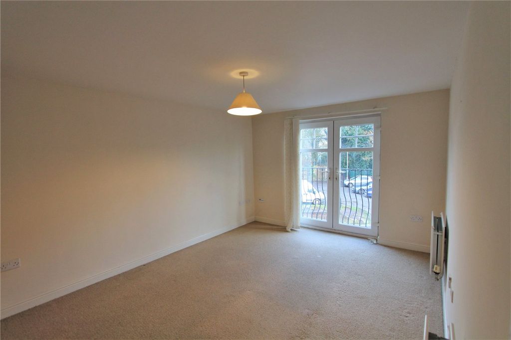 Property photo 3 of 9 Picture No. 14