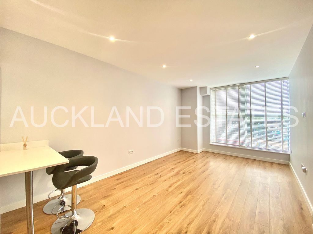 Property photo 2 of 13 Img_E3973