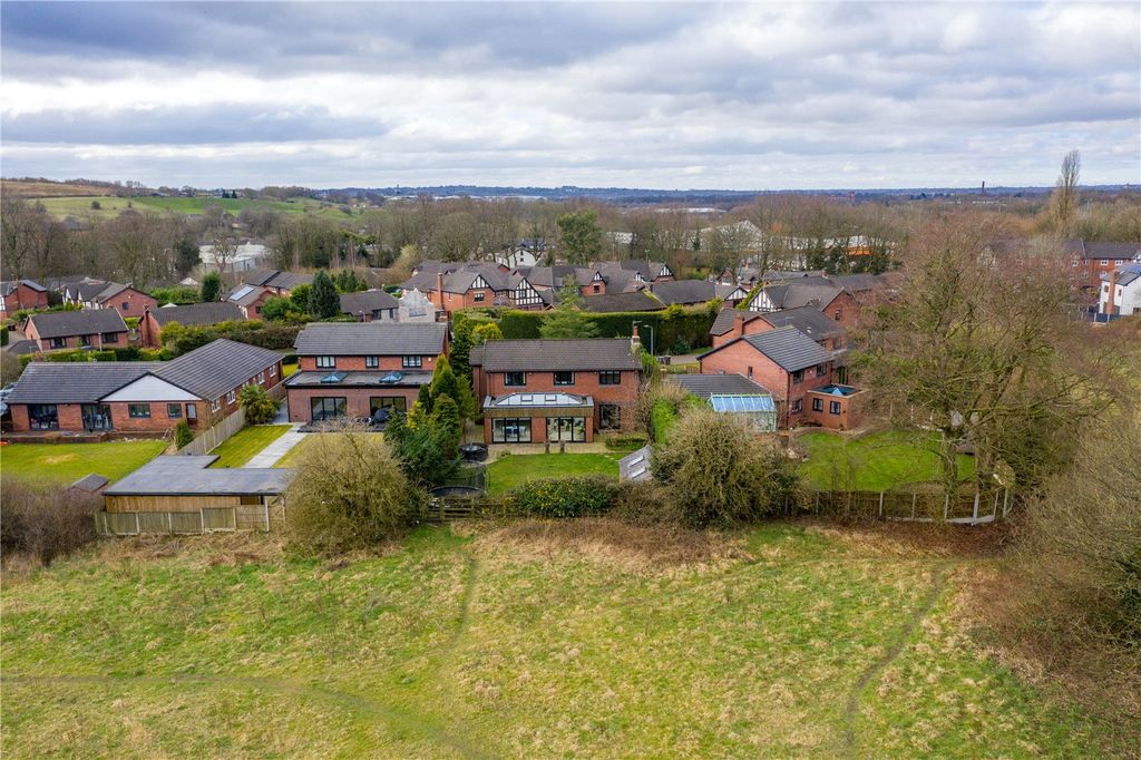 Property photo 2 of 32 Picture No. 21