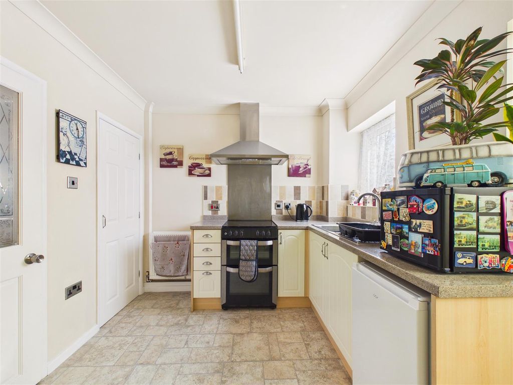 Property photo 3 of 10 Cam05193G0-Pr0176-Still006.Jpg