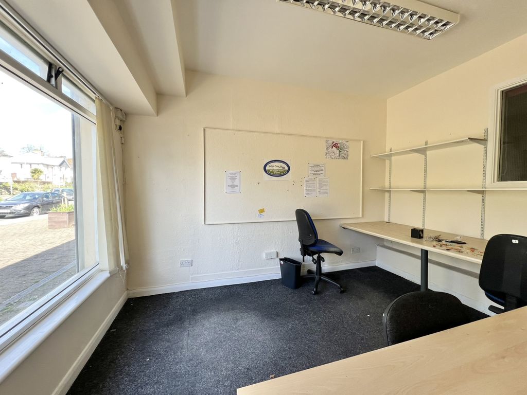 Property photo 3 of 11 Gallery
