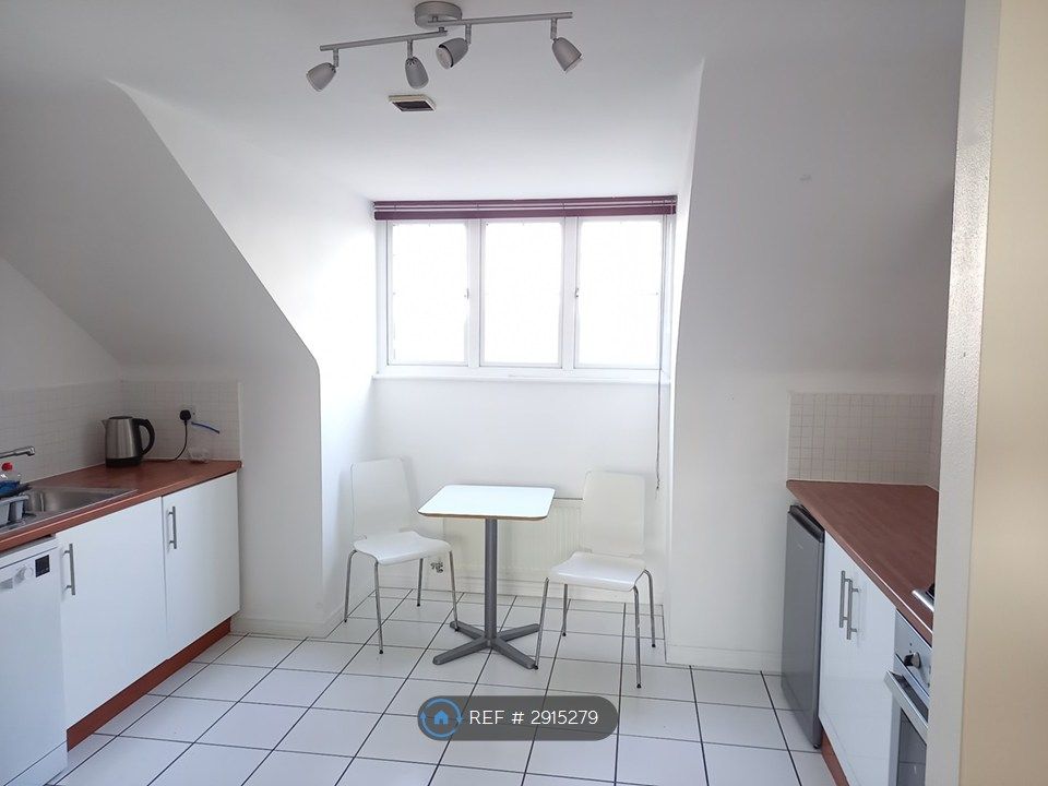 Property photo 1 of 6 Kitchen