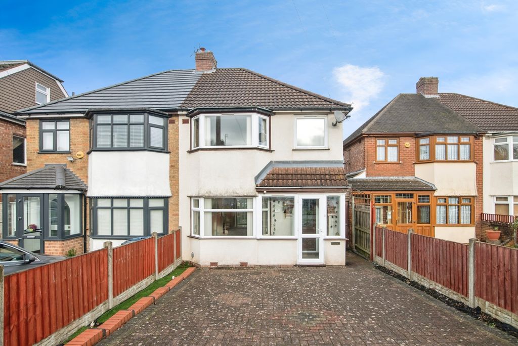 Property photo 2 of 20 Front