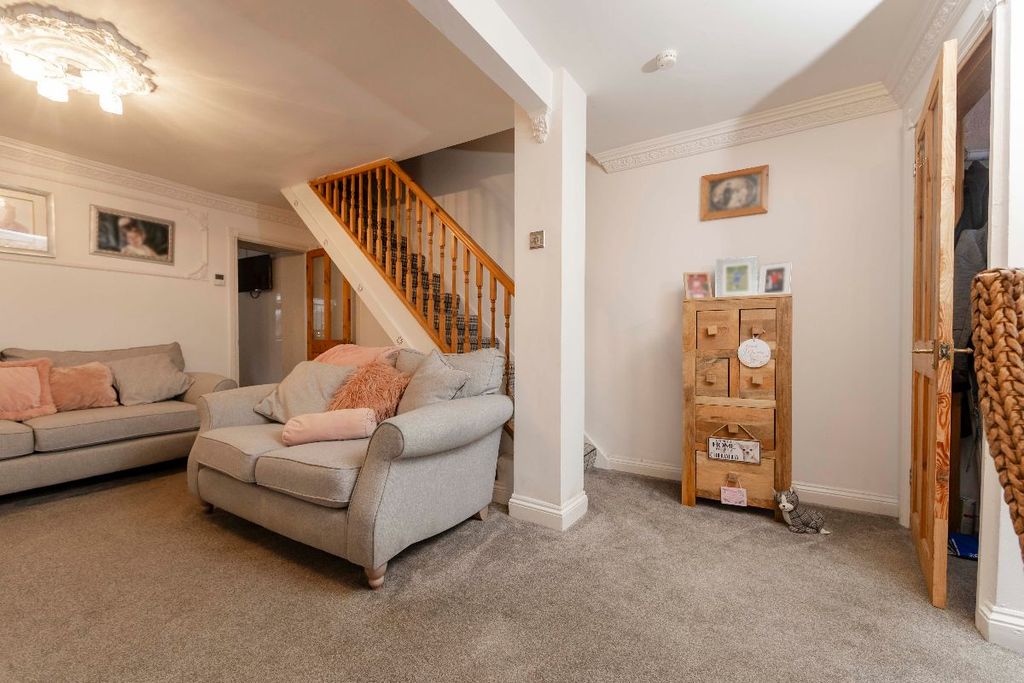 Property photo 3 of 24