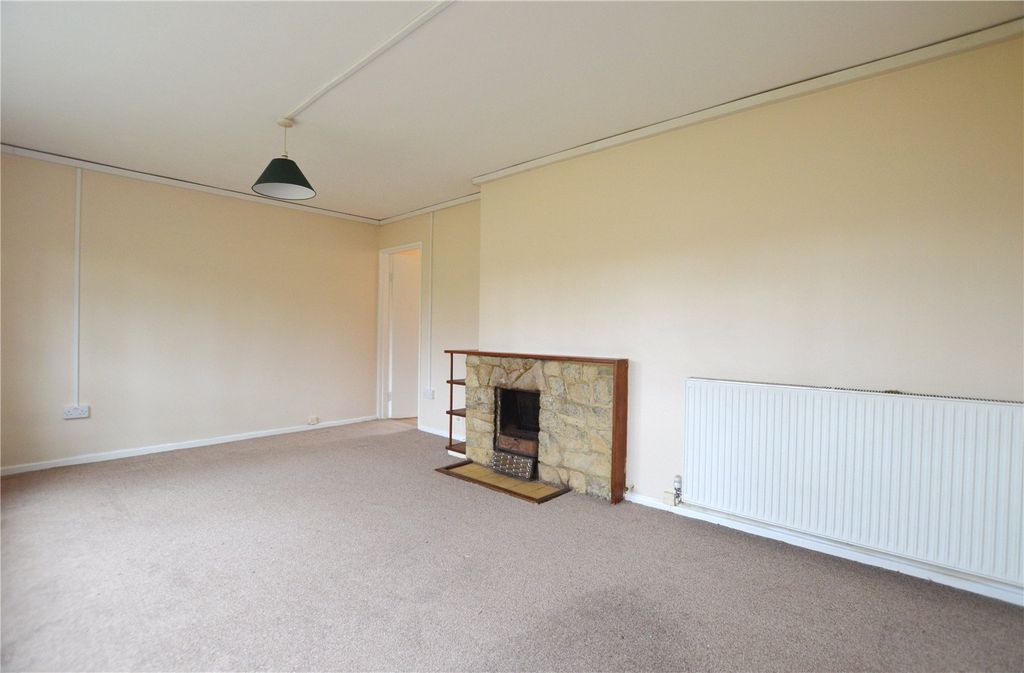 Property photo 2 of 6 Photo 4