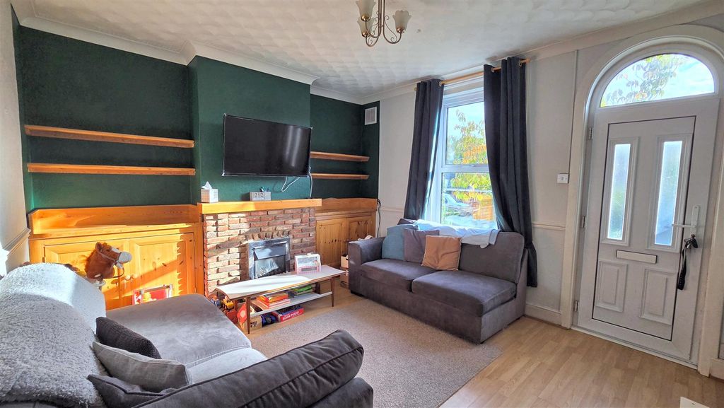 Property photo 3 of 11 Sitting Room.Jpg