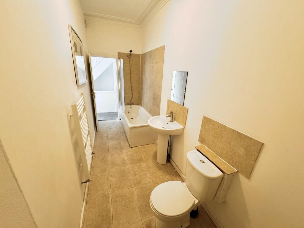 Property photo 2 of 8 Photo