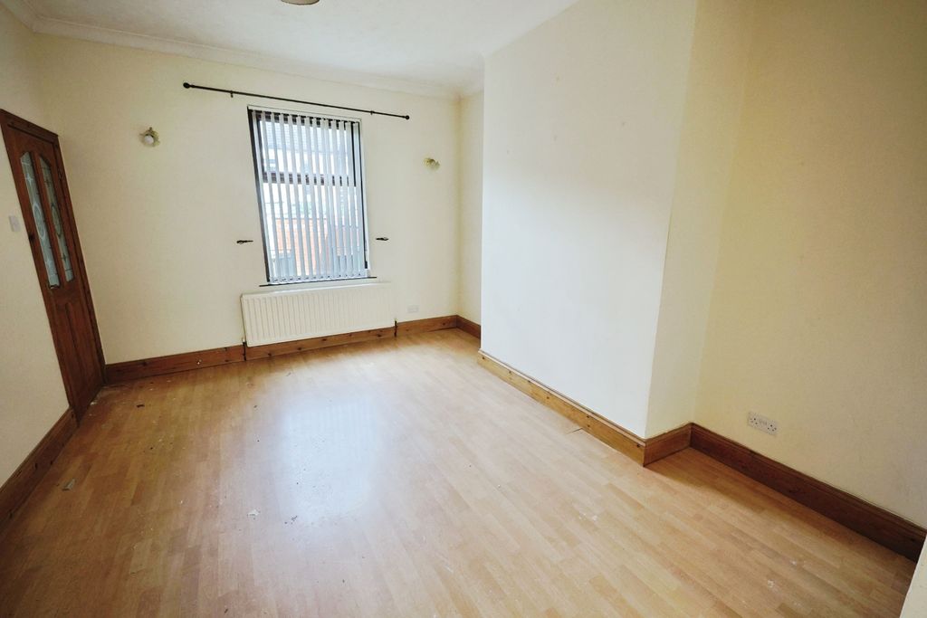 Property photo 3 of 11 Pbox-Img.Jpg