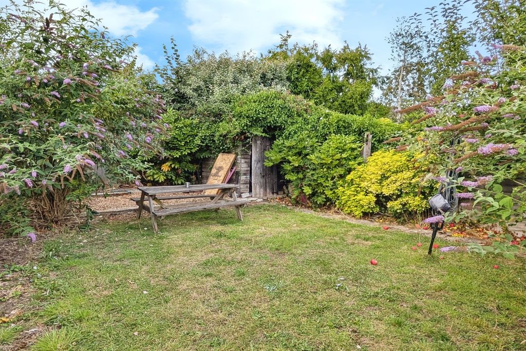 Property photo 2 of 9 (Main)