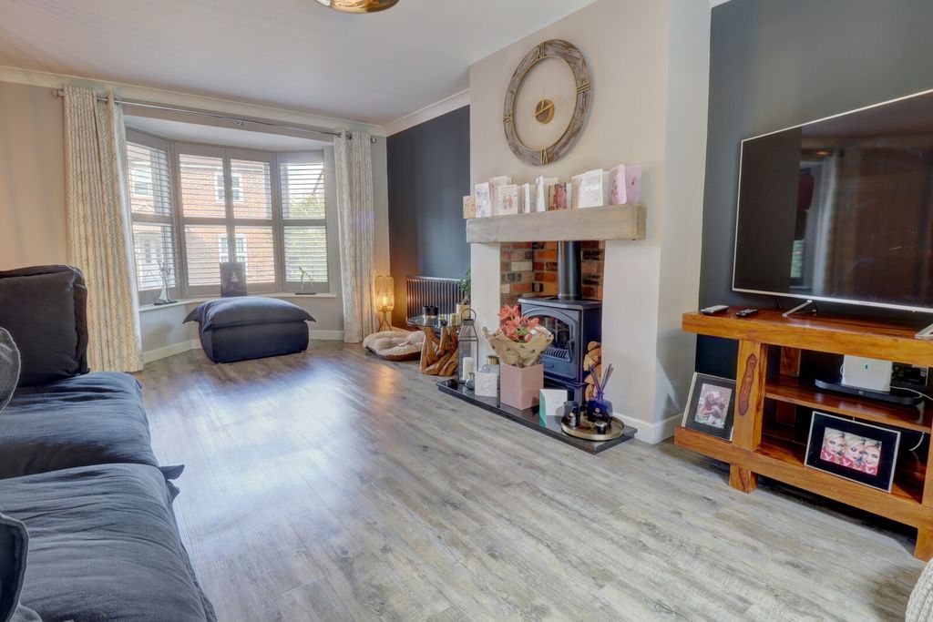 Property photo 3 of 27 Picture No. 10