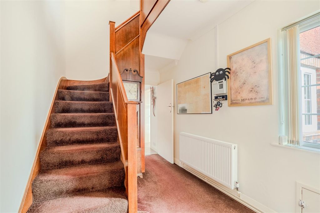 Property photo 3 of 31