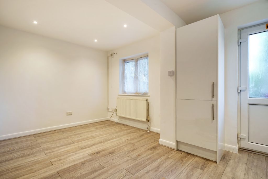 Property photo 3 of 6 1043346 (2)