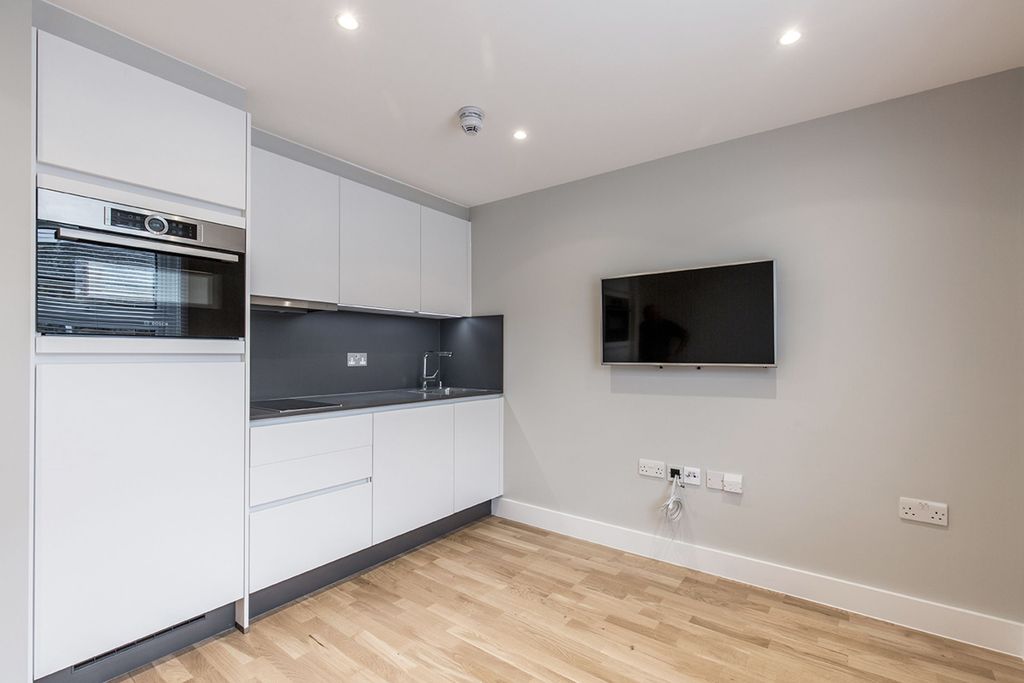 Property photo 1 of 6 Living_Room