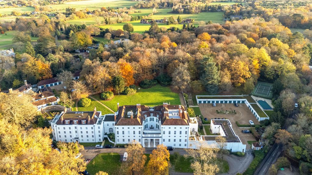 Property photo 2 of 21