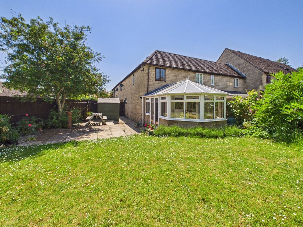 Property photo 1 of 18 Picture No. 12