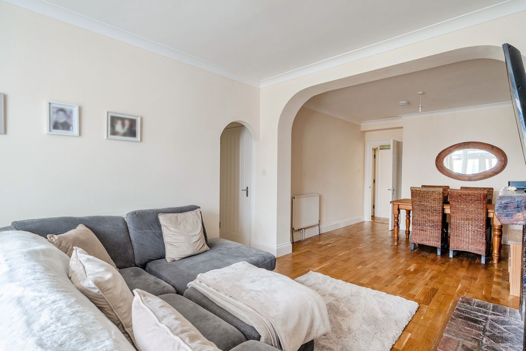 Property photo 2 of 25 1516201-14-1A0910...