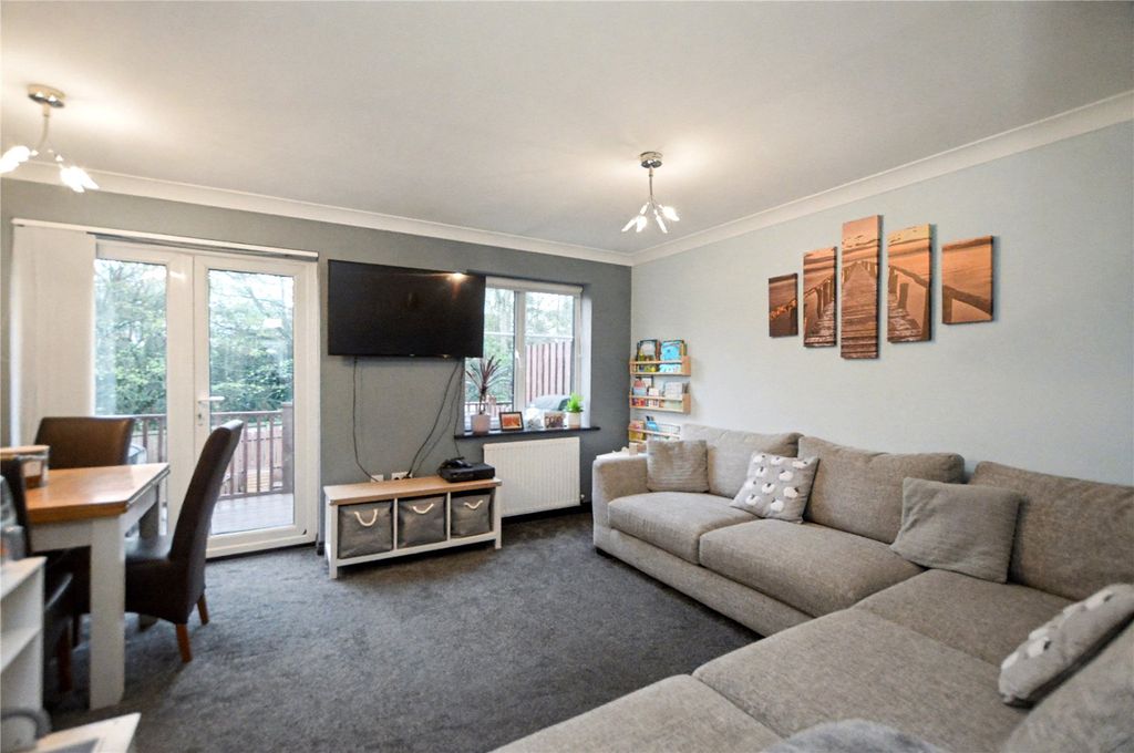 Property photo 2 of 18 Picture No. 11