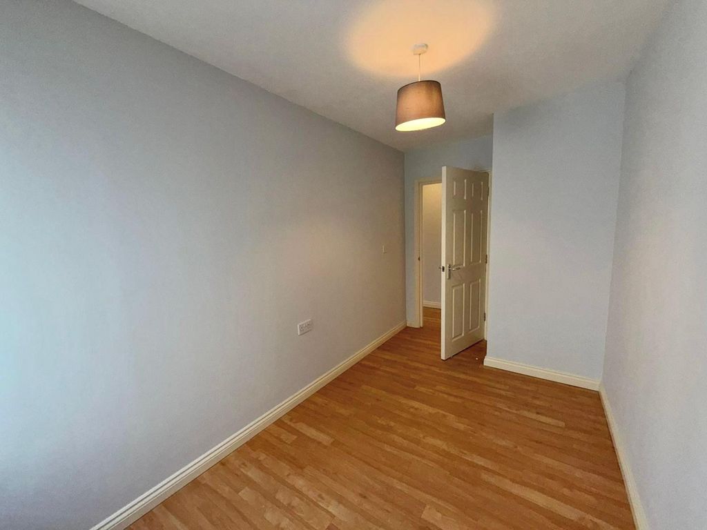 Property photo 3 of 6 Bedroom 2