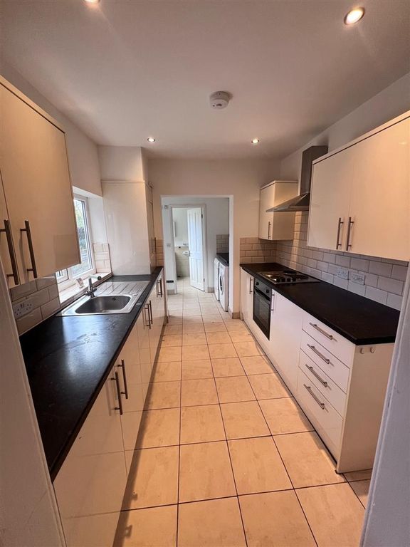 Property photo 3 of 11 Bathroom