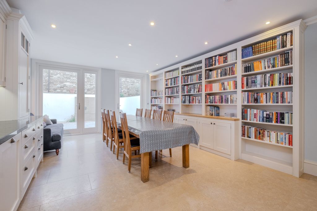 Property photo 2 of 17