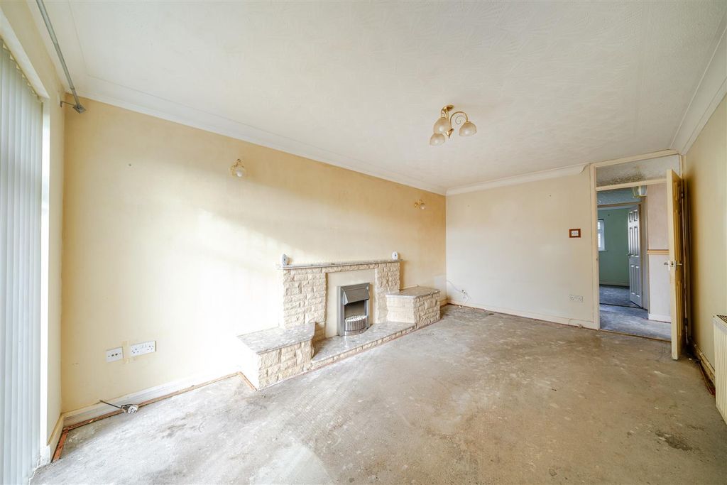 Property photo 3 of 25