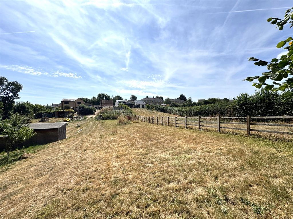 Property photo 2 of 22