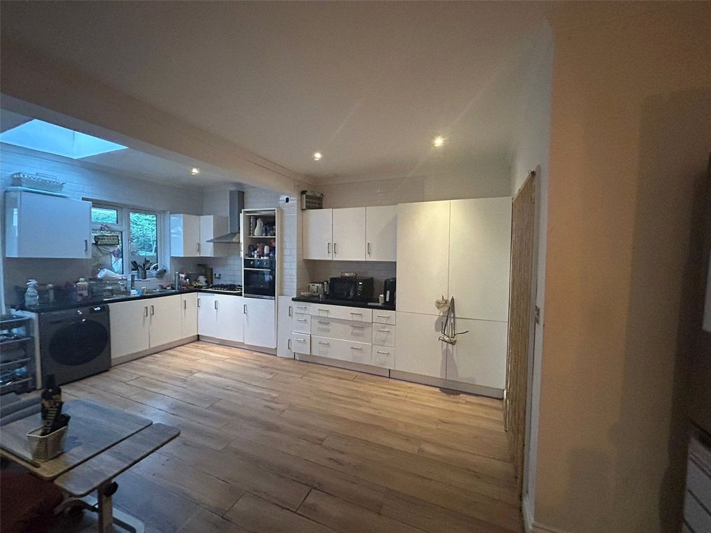 Property photo 3 of 23 Picture No. 28