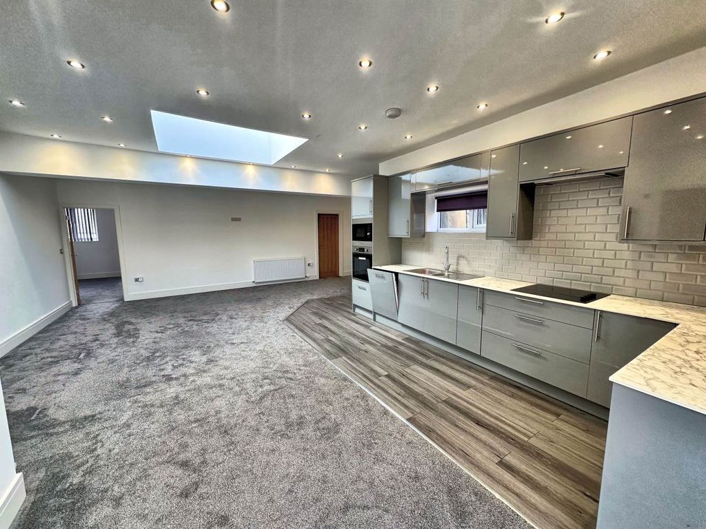 Property photo 2 of 17 Open Plan Area 1