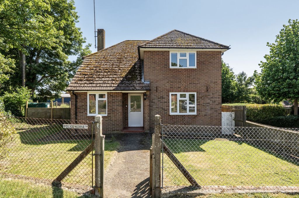 Property photo 1 of 19 1464080-20-6A16Fd...