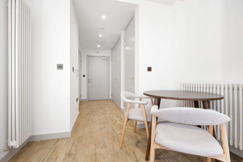 Property photo 3 of 19 Picture 3