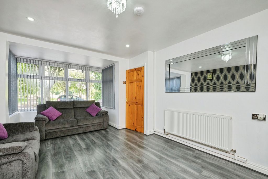 Property photo 3 of 20 Pbox-Img.Jpg