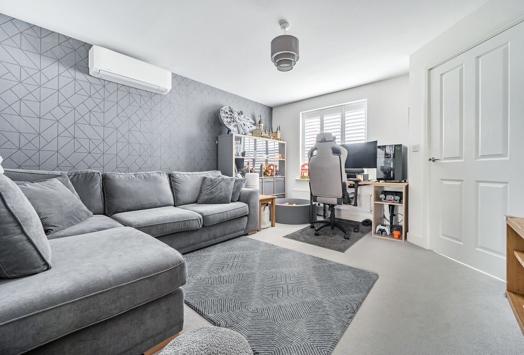 Property photo 3 of 16 1499447-13-6A7214...