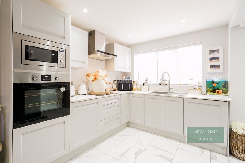 Property photo 3 of 19 Photo 8