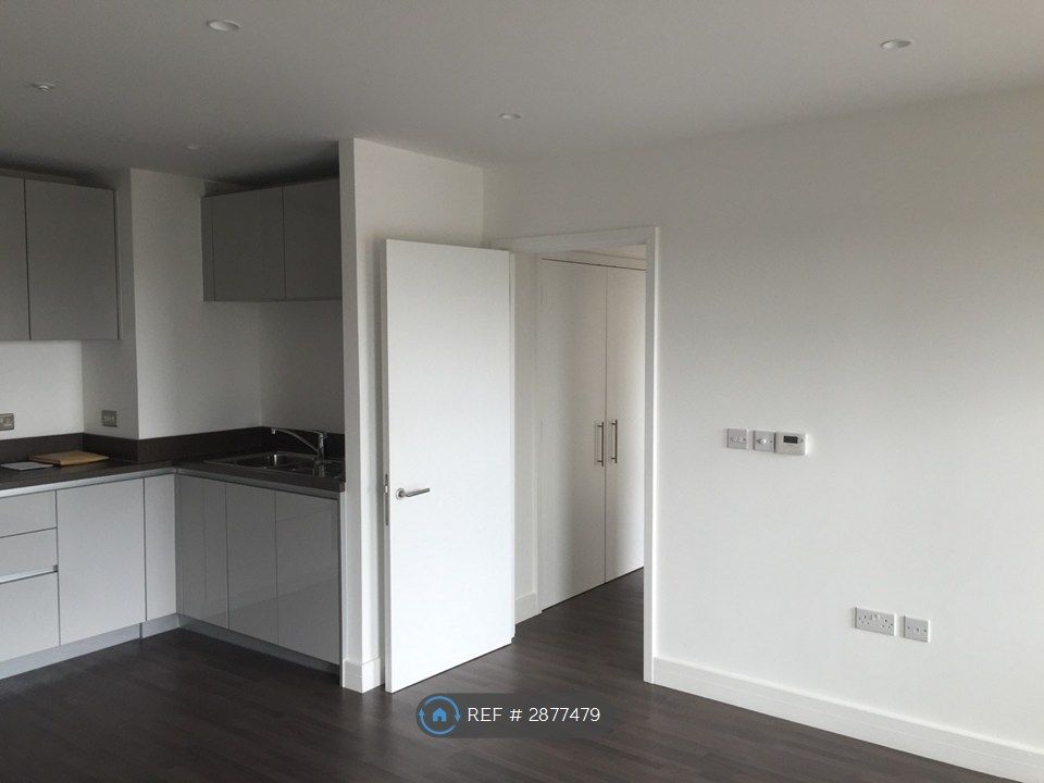 Property photo 2 of 9 Kitchen