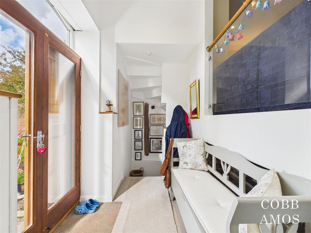 Property photo 3 of 12 Cam02803G0-Pr0226-Still006.Jpg
