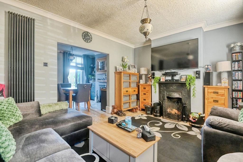 Property photo 3 of 17 42Alv1.Jpg