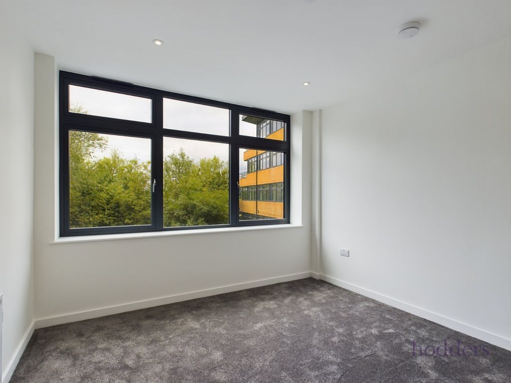 Additional image 10 of 2 bed flat to rentLondon Road, Staines-Upon-Thames, Surrey TW18