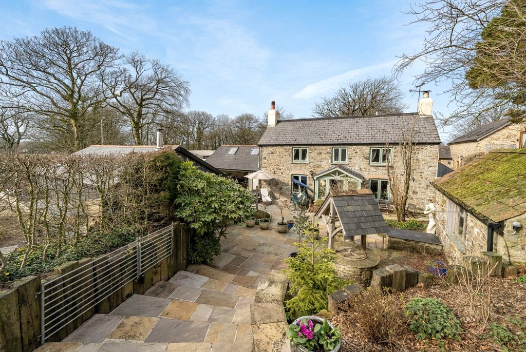 Property photo 2 of 31 Picture No. 17