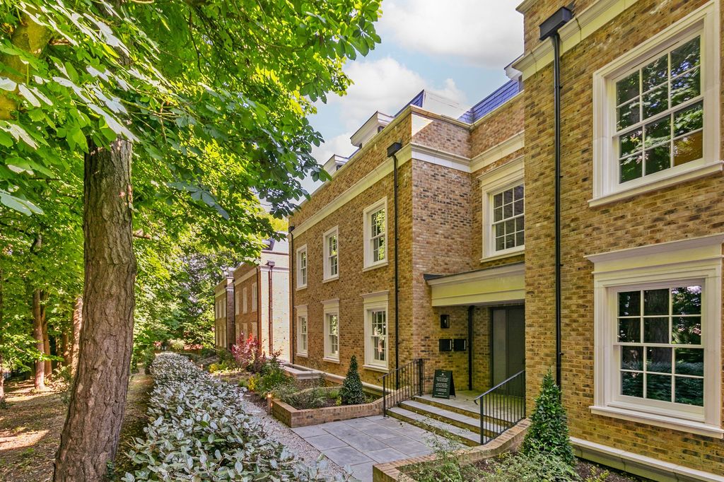 Additional image 10 of 2 bed flat for saleLangham Place, Winchester SO22