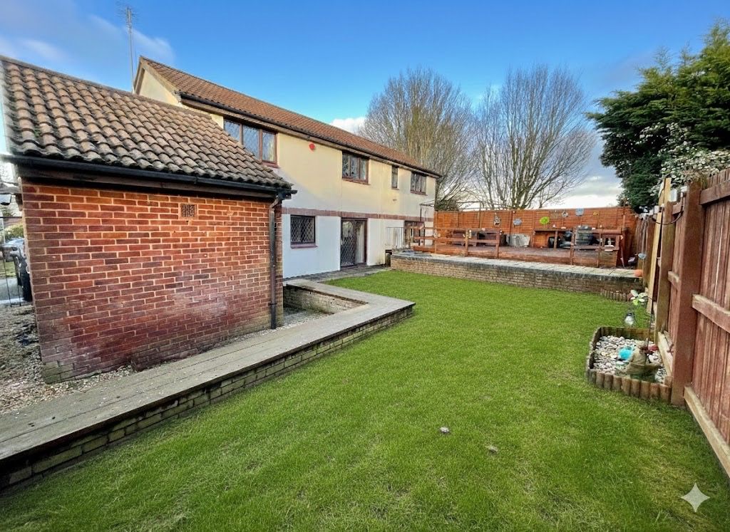 Property photo 2 of 18 4162843