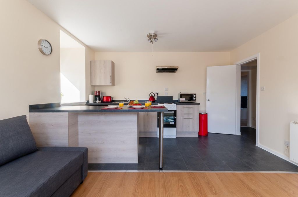 Property photo 3 of 11 Property