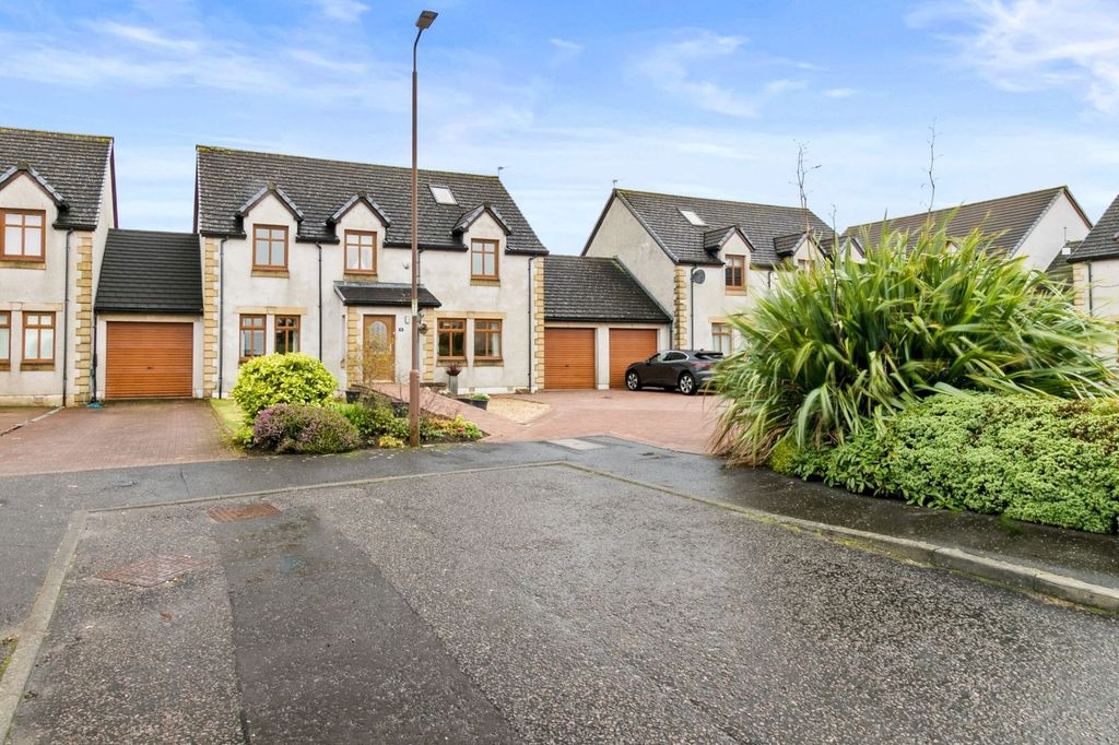 Property photo 2 of 30